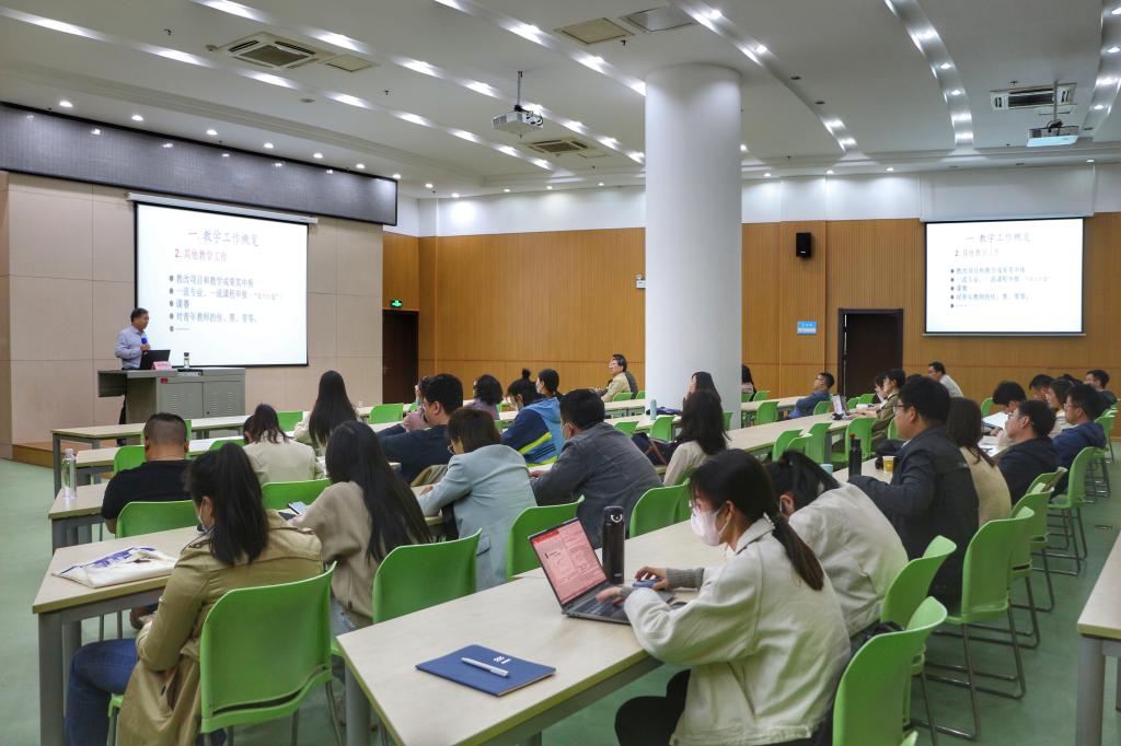 国家级教学名师刘三阳教授做客陕西科技大学“名师论坛”(图2)